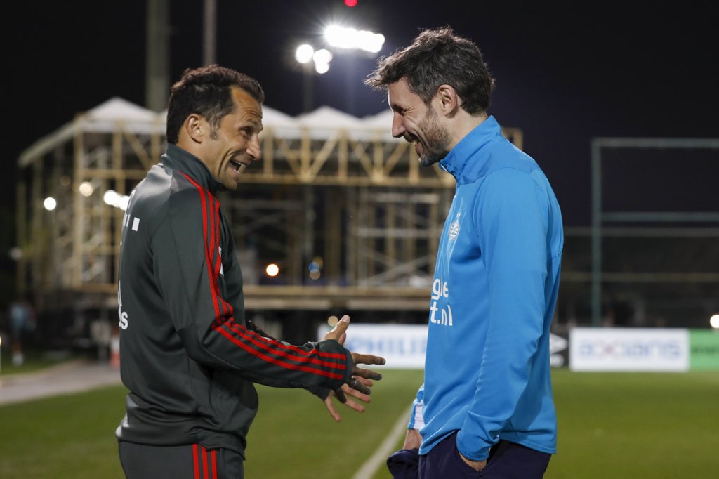 的压力下展 的压力下展