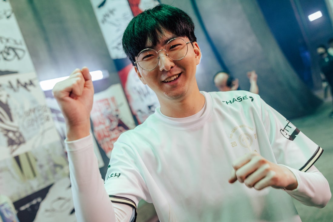 再隐身绕后 再隐身绕后